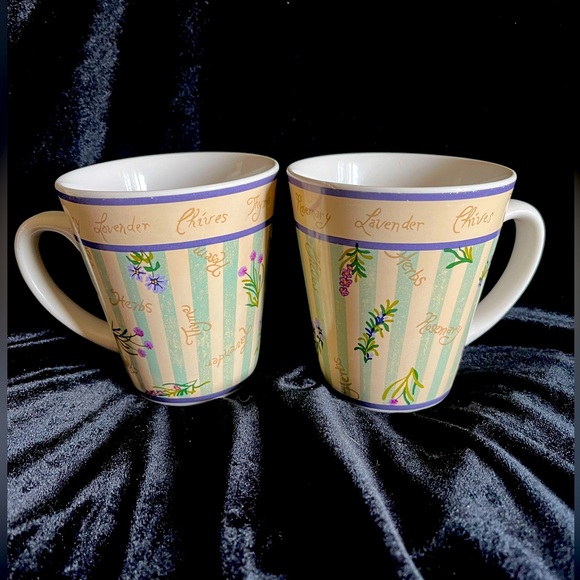 Two coffee or tea mugs with herbs decoration. - Picture 1 of 9